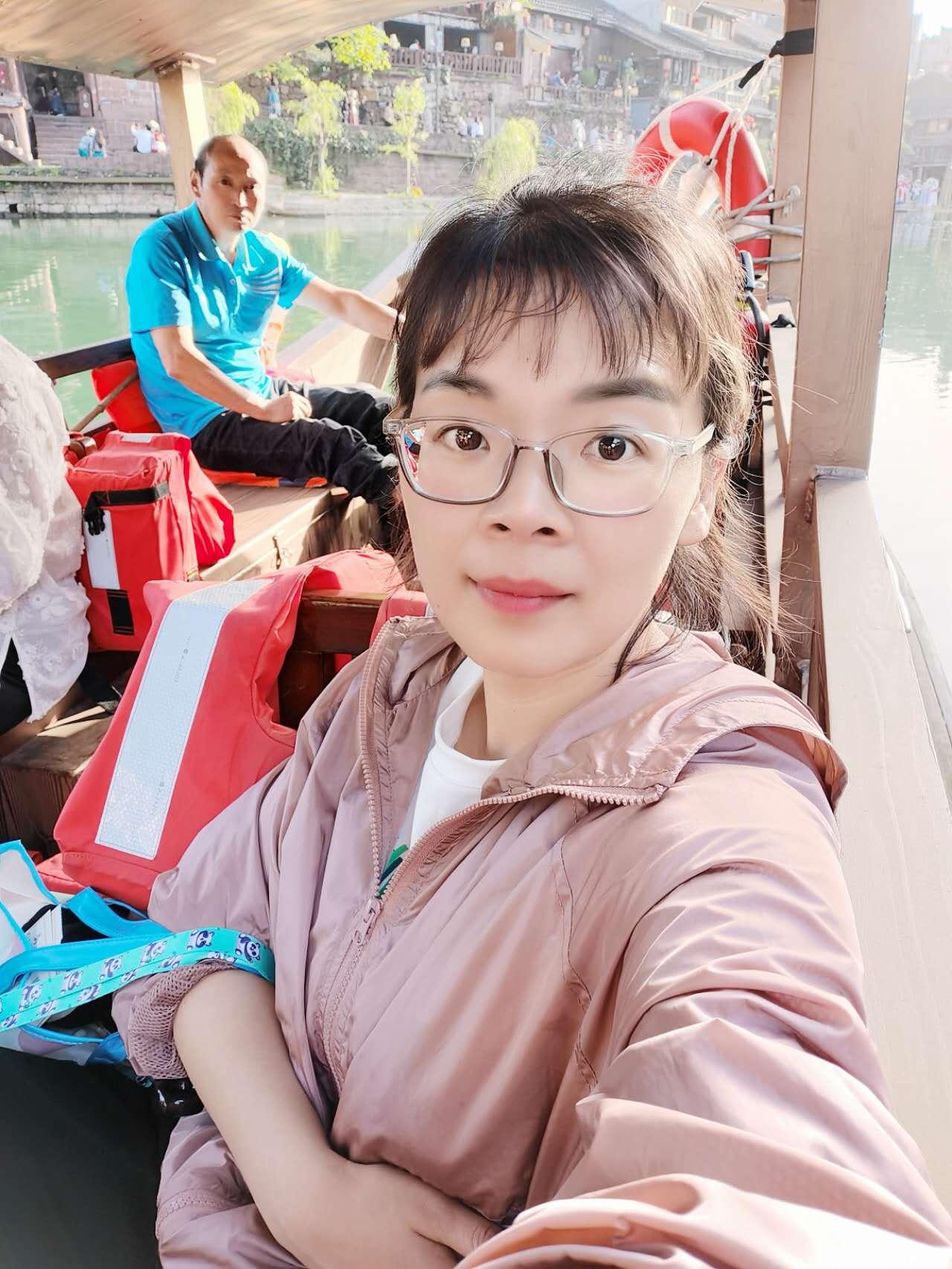 郑女士女38岁经验10年以上大专学历3000~5000/月全职